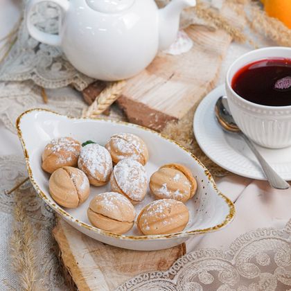 Орешки с вареной сгущенкой