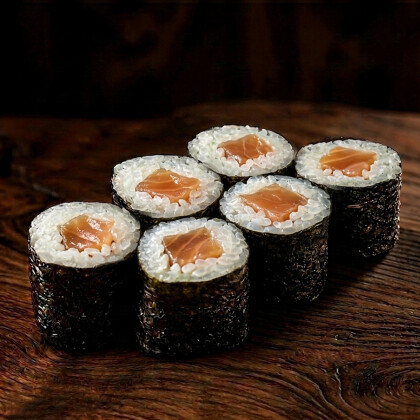 Маки с копченым лососем