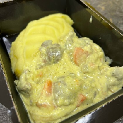 Желудочки куриные в сливочном соусе с пюре