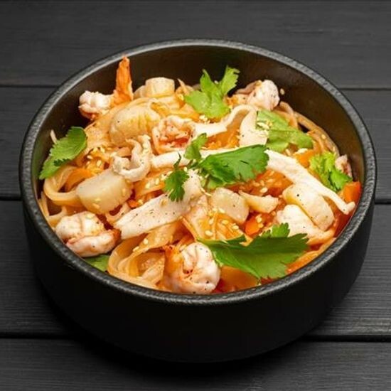 Рисовая лапша с морепродуктами