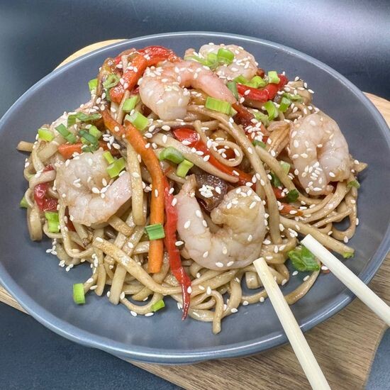 Удон с креветками (пшеничная лапша)
