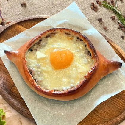 Хачапури по - аджарски с мясом