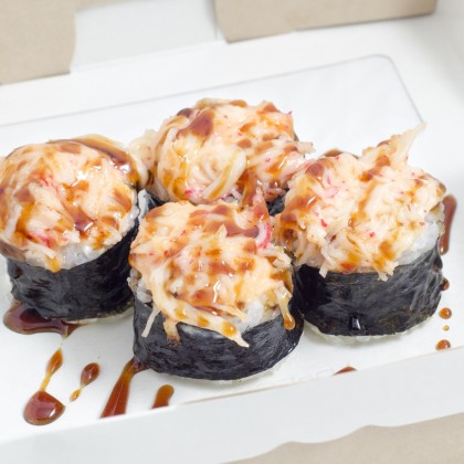 Запечённый мини ролл с крабом