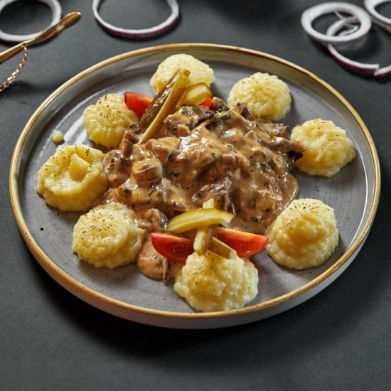 Бефстроганов из говядины с картофельным пюре