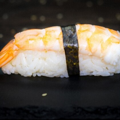 Суши с креветкой