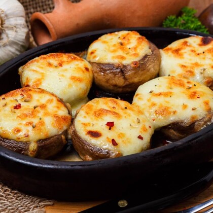 Шампиньоны, фаршированные сыром