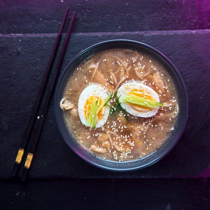 Суп «Азиатский» с лапшой и яйцом