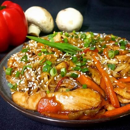 Wok с курицей