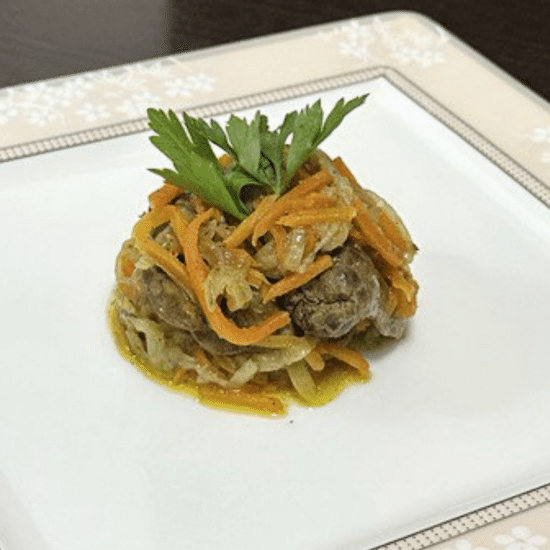 Печень тушеная