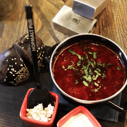 Борщ с рваным мясом говядины