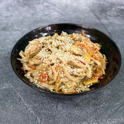 Лапша WOK с курицей и грибами