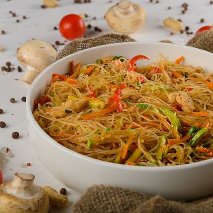 Фунчоза с курицей 200гр