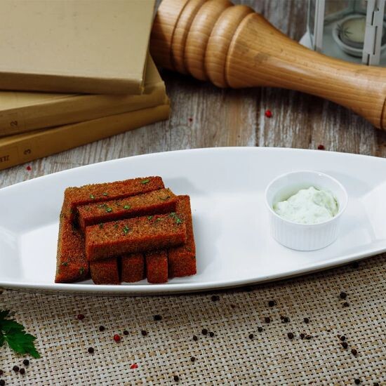 Гренки ржаные да с соусом чесночным