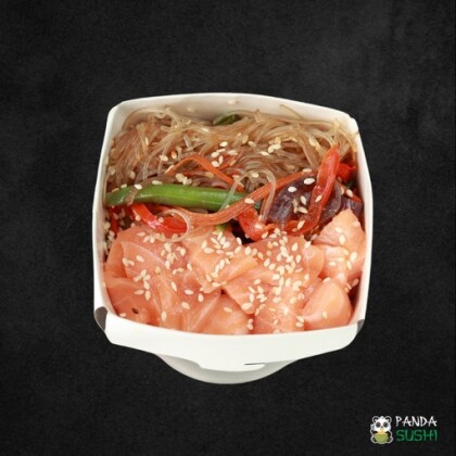 Рисовая лапша ВОК с лососем