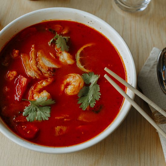 Том Ям с курицей и креветками