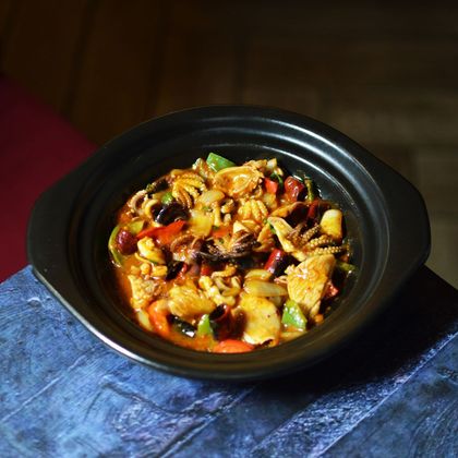 Осьминог с кальмаром жареные в устричным соусом