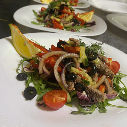 Рукола в телятине