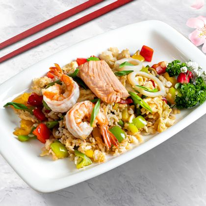 Японский рис с морепродуктами