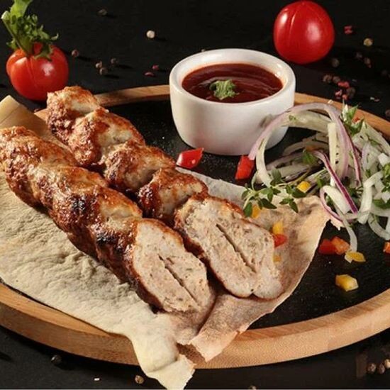 Люля-кебаб курица в лаваше