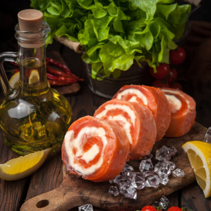 Рулеты для запекания из Кеты с сыром и креветкой