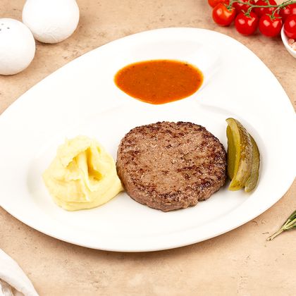 Котлета из мраморной говядины с картофельным пюре