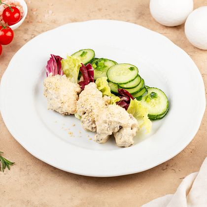 Салат из печени цыпленка с огурцами