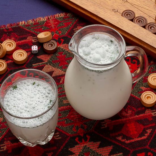 Тан (хнеци) с зеленью
