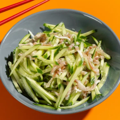 Салат из свиных ушей и огурца, полпорции