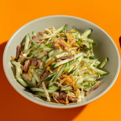 Салат из огурцов, грибов и говядины