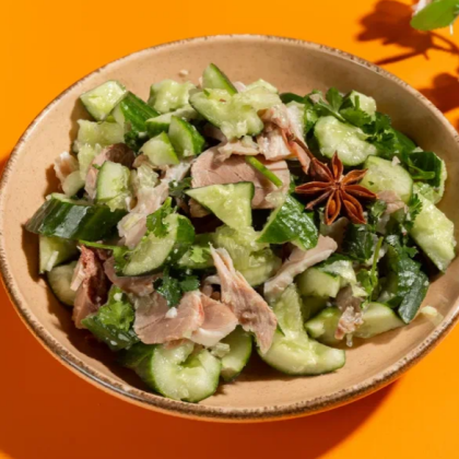 Салат из окорока и огурца