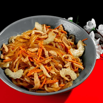 Хрустальная лапша с сельдереем и свининой