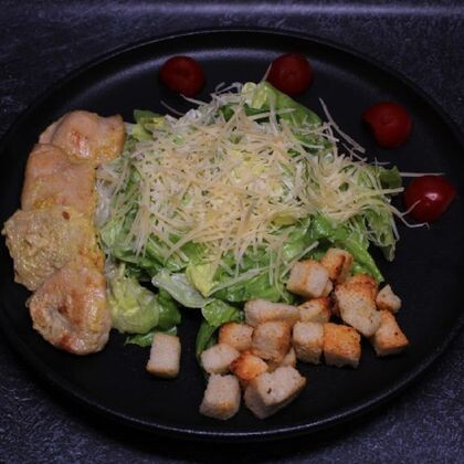 Цезарь с копченой курицей