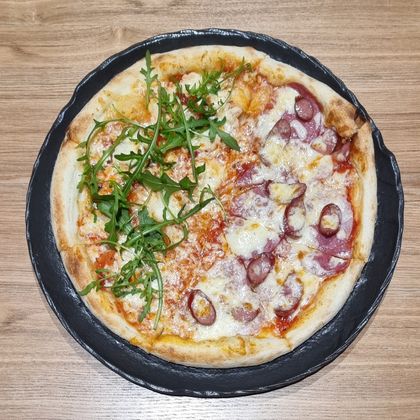 Пицца "Копченый сыр/Мясная"