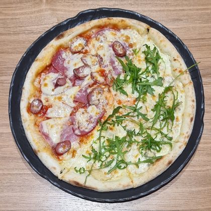 Пицца "Мясная/Груша с сыром  дор блю"