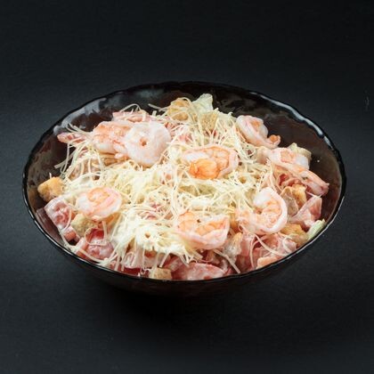 Салат цезарь с креветками