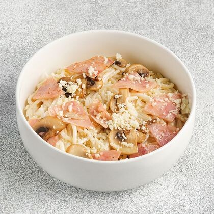 Альфредо с ветчиной и грибами
