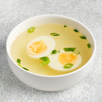 Бульон куриный с яйцом