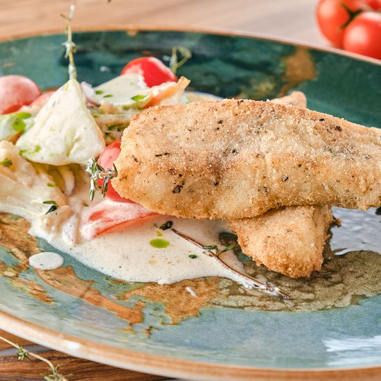 Жареное филе судака с овощами