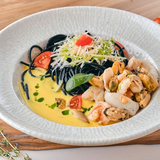 Черная паста с морепродуктами