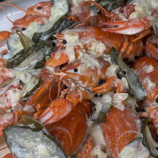 Раки с хреном, солеными огурцами и сметаной 20-40гр 1кг