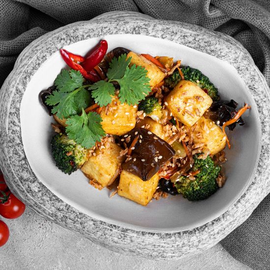 Жареный Тофу с овощами