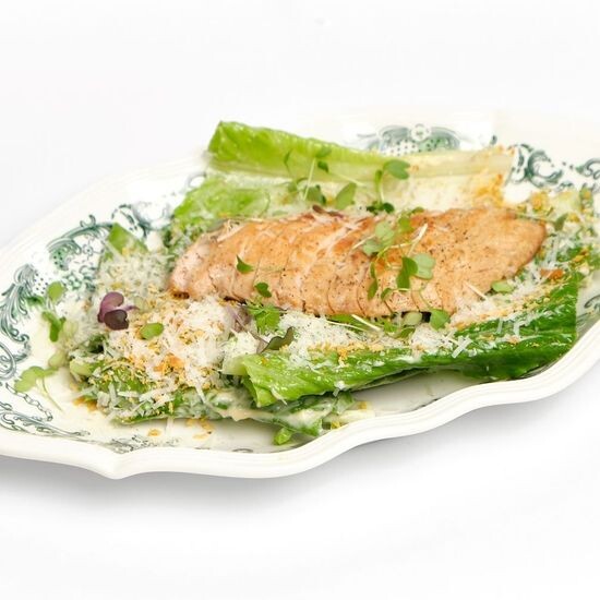 Листья романо с соусе из анчоусов с курицей