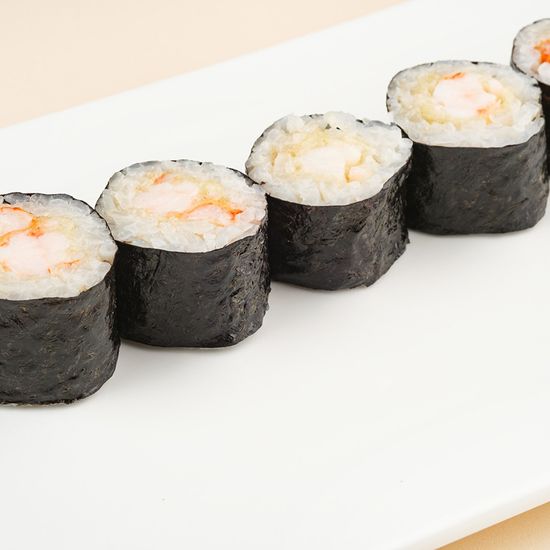 Маки с креветкой темпура