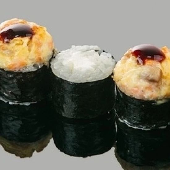 Запеченный ролл с лососем