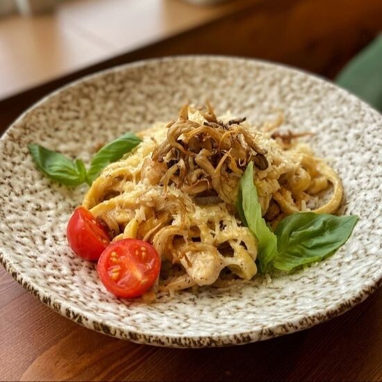 Паста с цыпленком и грибами