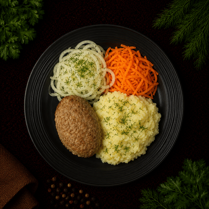 Котлета Домашняя с картофельным пюре и корейской морковкой