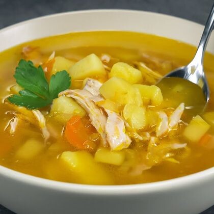 Суп картофельный на курином бульоне