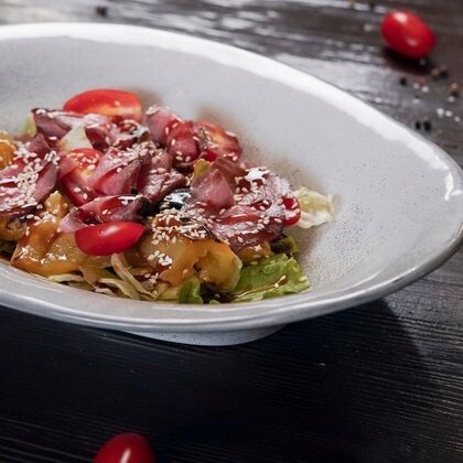 Теплый с телятиной и овощами гриль