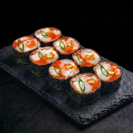 Сахалинский с золотом ролл