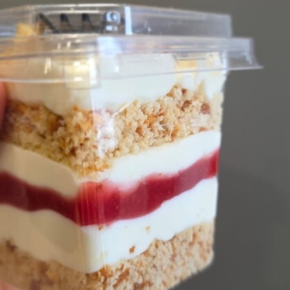 ПП Трайфл миндальный с клубникой